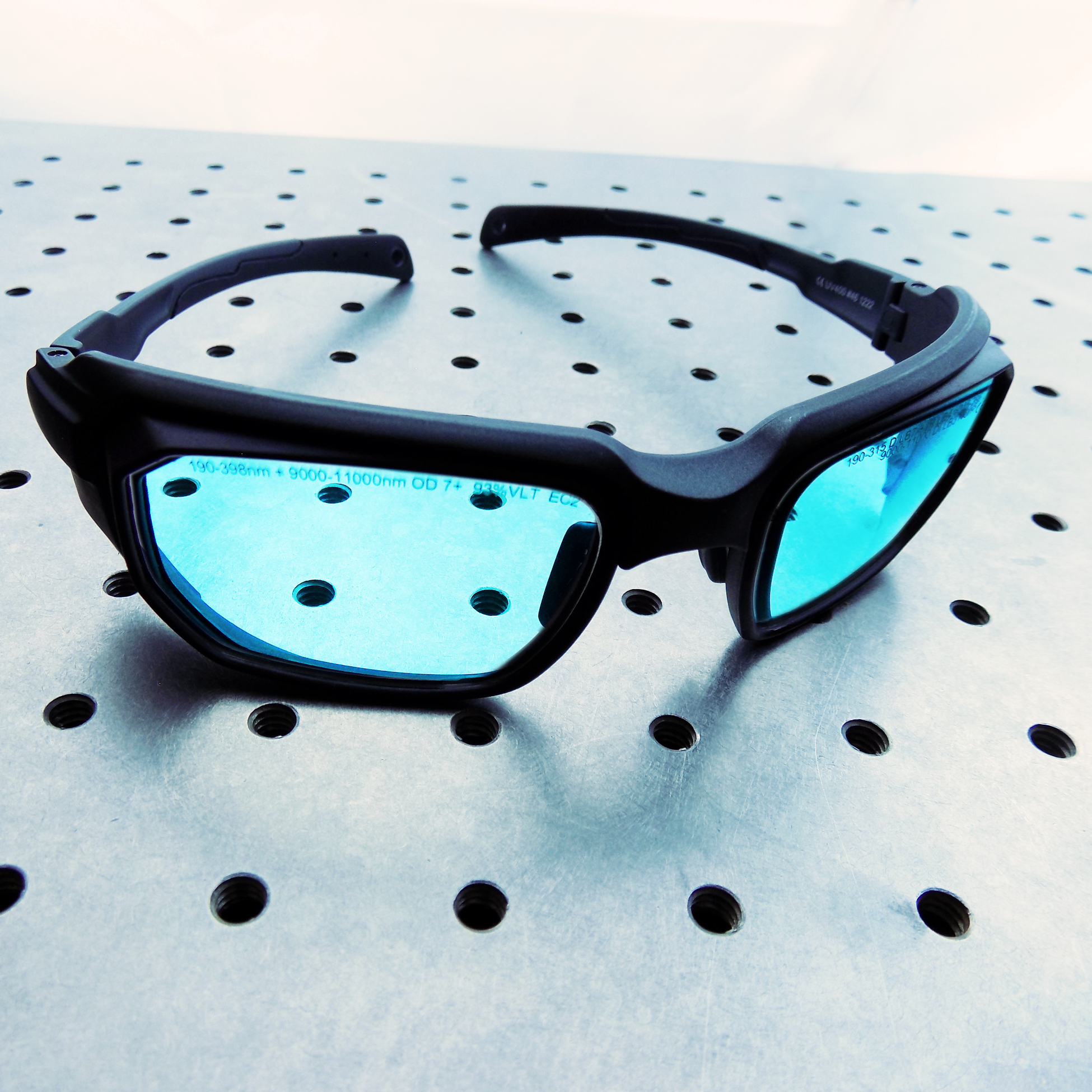 RB2 Filter Wrap-Around Laser Safety Eyewear Wrap-Around RB2 Filter Safety Eyewear